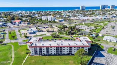 Updated one-bedroom, one-bath condo in Leisure Condominiums with on Holiday Golf Club in Florida - for sale on GolfHomes.com, golf home, golf lot