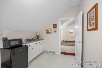 Carefree condo living located on Clearbrook Golf Course.  This on Clearbrook Golf Club in Michigan - for sale on GolfHomes.com, golf home, golf lot