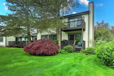 Location! Location! Beautiful end unit ranch style condo on The Tradition Golf Club At Wallingford in Connecticut - for sale on GolfHomes.com, golf home, golf lot