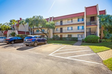 This stunning 2-bedroom, 2-bathroom condo is located on the on Fountains Golf and Country Club in Florida - for sale on GolfHomes.com, golf home, golf lot