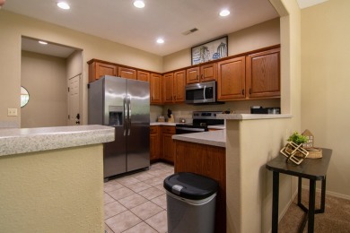 This spacious condo has a Great floorplan and a Garage! View the on Ledgestone Country Club and Golf Course in Missouri - for sale on GolfHomes.com, golf home, golf lot