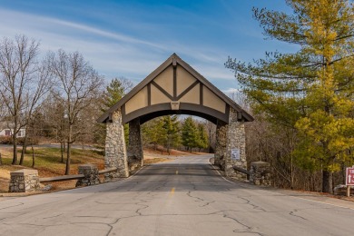 This spacious condo has a Great floorplan and a Garage! View the on Ledgestone Country Club and Golf Course in Missouri - for sale on GolfHomes.com, golf home, golf lot