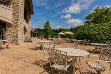 This spacious condo has a Great floorplan and a Garage! View the on Ledgestone Country Club and Golf Course in Missouri - for sale on GolfHomes.com, golf home, golf lot