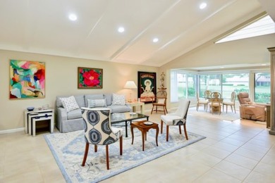 Stunning well-maintained 2 bedroom plus office/bedroom 0n large on Hunters Run Golf and Country Club in Florida - for sale on GolfHomes.com, golf home, golf lot