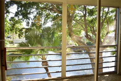 Ready to make a great deal and buy a 2 bedroom unit, roll up on Sunrise Lakes Phase III in Florida - for sale on GolfHomes.com, golf home, golf lot