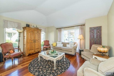 Welcome to your dream retreat! This beautiful 3-bedroom, 2 on Bowling Green Golf Club in New Jersey - for sale on GolfHomes.com, golf home, golf lot