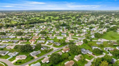 Well Maintained *Pecan* Model in Spruce Creek South - 55+ Gated on The Links of Spruce Creek in Florida - for sale on GolfHomes.com, golf home, golf lot