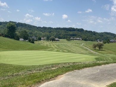 The Oaks of London and The Oaks of London Golf and County Club on Crooked Creek Golf Club in Kentucky - for sale on GolfHomes.com, golf home, golf lot