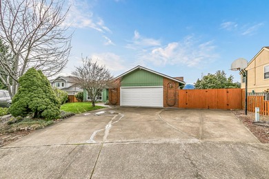 Move-in ready and beautifully positioned on golf course frontage on Centennial Golf Club in Oregon - for sale on GolfHomes.com, golf home, golf lot