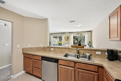 Check out this adorable unit in Lake Ridge North! With 1,296 on Golf Club At Fleming Island in Florida - for sale on GolfHomes.com, golf home, golf lot