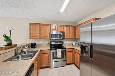 Check out this adorable unit in Lake Ridge North! With 1,296 on Golf Club At Fleming Island in Florida - for sale on GolfHomes.com, golf home, golf lot