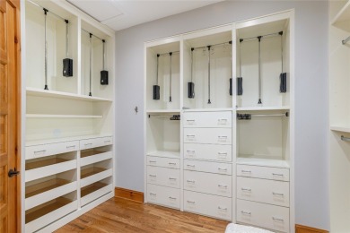 Spread your wings in this spacious post-and-beam home, located on Old Edwards Club in North Carolina - for sale on GolfHomes.com, golf home, golf lot