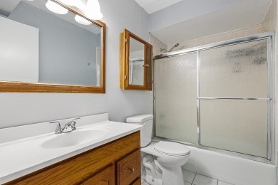 This beautiful second-floor, two-bedroom, one-bath unit offers a on Stony Creek Golf Course in Illinois - for sale on GolfHomes.com, golf home, golf lot