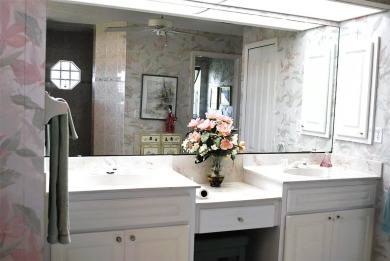 *For Sale: Stunning 1996-Built 3-Bedroom, 2-Bath Lakefront Home on Pinemoor West Golf Club in Florida - for sale on GolfHomes.com, golf home, golf lot