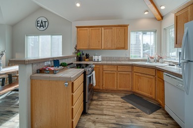 Turnkey three-bedroom, 2.5 bath townhome on the 2nd fairway of on Eagle Crest Golf Resort - Resort Course in Oregon - for sale on GolfHomes.com, golf home, golf lot