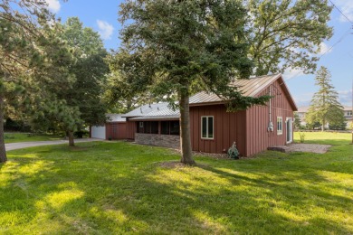 Quaint 3 bedroom, two bath ranch home with LAKE DELTON ACCESS! on Wild Rock Golf Course - Woods Family Executive in Wisconsin - for sale on GolfHomes.com, golf home, golf lot