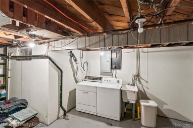 Charming 3-Bedroom Brick Cape Cod in Desirable Elizabeth Lake on Pontiac Country Club in Michigan - for sale on GolfHomes.com, golf home, golf lot