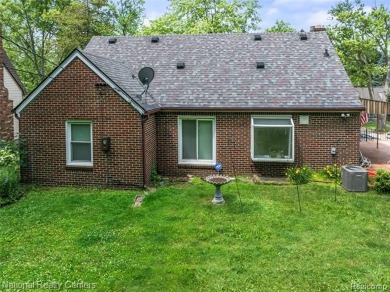 Charming 3-Bedroom Brick Cape Cod in Desirable Elizabeth Lake on Pontiac Country Club in Michigan - for sale on GolfHomes.com, golf home, golf lot