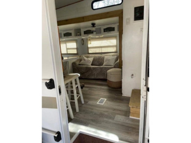 Fantastic 2006 5th wheel with an attached Durabilt sunroom for on Avalon Golf Club in New Jersey - for sale on GolfHomes.com, golf home, golf lot