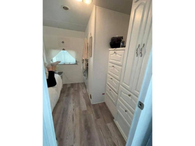 Fantastic 2006 5th wheel with an attached Durabilt sunroom for on Avalon Golf Club in New Jersey - for sale on GolfHomes.com, golf home, golf lot