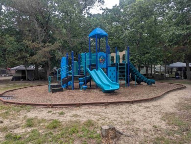 Fantastic 2006 5th wheel with an attached Durabilt sunroom for on Avalon Golf Club in New Jersey - for sale on GolfHomes.com, golf home, golf lot