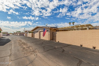 Beautiful single-level home in the fantastic Sun City community! on Sun City-Willow Creek / Willow Brook  in Arizona - for sale on GolfHomes.com, golf home, golf lot
