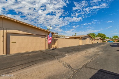 Beautiful single-level home in the fantastic Sun City community! on Sun City-Willow Creek / Willow Brook  in Arizona - for sale on GolfHomes.com, golf home, golf lot