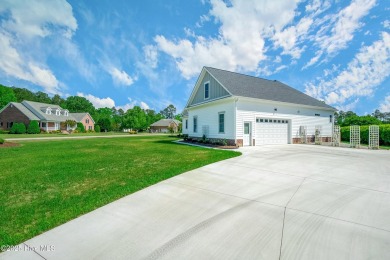 Enjoy this thoughtfully designed, solid, newly built home in the on Sound Golf Links at Albemarle Plantation in North Carolina - for sale on GolfHomes.com, golf home, golf lot