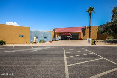 Beautiful single-level home in the fantastic Sun City community! on Sun City-Willow Creek / Willow Brook  in Arizona - for sale on GolfHomes.com, golf home, golf lot