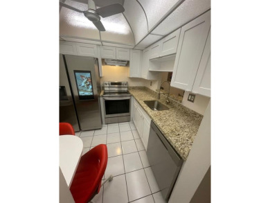 GREAT PENTHOUSE CORNER UNIT . 2 BEDS/2 FULL BATHS WITH GREAT on Lauderhill Golf Course in Florida - for sale on GolfHomes.com, golf home, golf lot