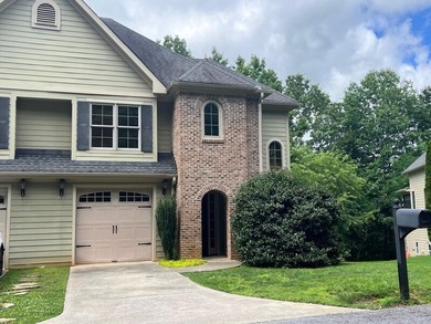 Convenient living with lots of perks!  Perfect for year-round on Mountain Harbour Golf Club in North Carolina - for sale on GolfHomes.com, golf home, golf lot