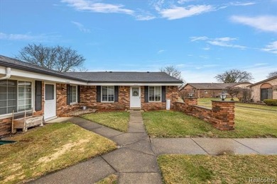 Welcome to this beautifully updated brick ranch condo, ideally on Maple Lane Golf Club in Michigan - for sale on GolfHomes.com, golf home, golf lot