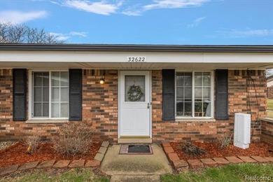 Welcome to this beautifully updated brick ranch condo, ideally on Maple Lane Golf Club in Michigan - for sale on GolfHomes.com, golf home, golf lot