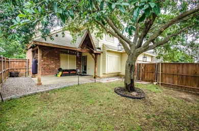 Charming 4-Bedroom Home in Stewart Peninsula. Nestled in the on Stewart Peninsula Golf Course in Texas - for sale on GolfHomes.com, golf home, golf lot