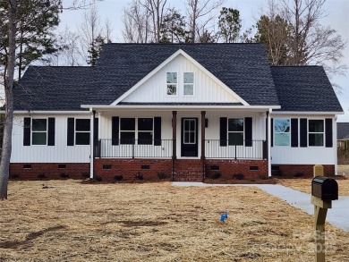 Gorgeous new build on nearly half an acre in Chester with a on Chester Golf Club in South Carolina - for sale on GolfHomes.com, golf home, golf lot