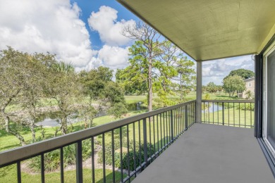 OWNER SAYS SELL!  Come see this super townhome in LIKE NEW on Riverbend Golf Club in Florida - for sale on GolfHomes.com, golf home, golf lot