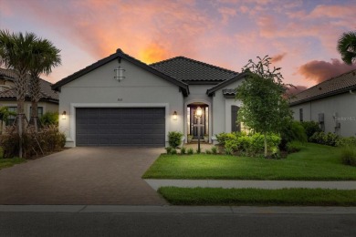 *GOLF MEMBERSHIP INCLUDED/ GOLF DEEDED HOME* Discover the on Esplanade Golf and Country at Lakewood Ranch in Florida - for sale on GolfHomes.com, golf home, golf lot