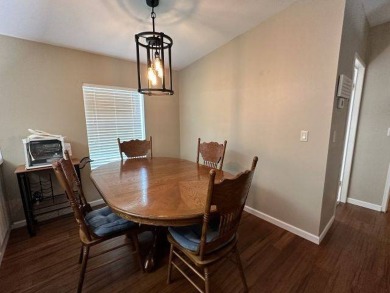 ADORABLE THREE BED, TWO BATH HOME ON INTERIOR LOT! 2002 Jacobsen on Four Lakes Golf Club in Florida - for sale on GolfHomes.com, golf home, golf lot