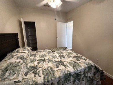 ADORABLE THREE BED, TWO BATH HOME ON INTERIOR LOT! 2002 Jacobsen on Four Lakes Golf Club in Florida - for sale on GolfHomes.com, golf home, golf lot