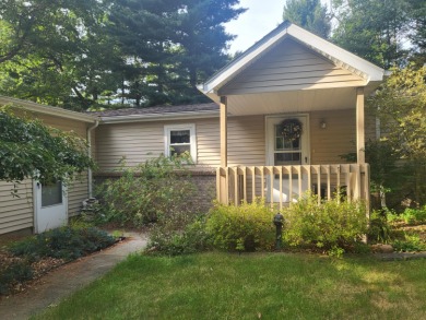 Calling golfers! Come take a look at this beautiful 3 bedroom/2 on White Deer Country Club in Michigan - for sale on GolfHomes.com, golf home, golf lot