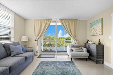 Beautiful 3 BR and 2 BA condo fully furnished. Ready to move, is on Palm-Aire Country Club and Resort - The Oaks in Florida - for sale on GolfHomes.com, golf home, golf lot