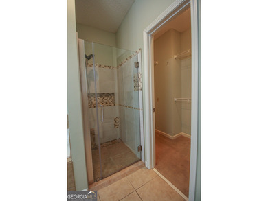 PRICE IMPROVEMENT. Open and airy floor plan in a sought after on Summergrove Golf Club in Georgia - for sale on GolfHomes.com, golf home, golf lot