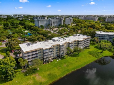 Beautiful 3 BR and 2 BA condo fully furnished. Ready to move, is on Palm-Aire Country Club and Resort - The Oaks in Florida - for sale on GolfHomes.com, golf home, golf lot