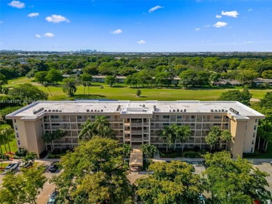 Beautiful 3 BR and 2 BA condo fully furnished. Ready to move, is on Palm-Aire Country Club and Resort - The Oaks in Florida - for sale on GolfHomes.com, golf home, golf lot
