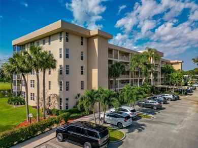 Beautiful 3 BR and 2 BA condo fully furnished. Ready to move, is on Palm-Aire Country Club and Resort - The Oaks in Florida - for sale on GolfHomes.com, golf home, golf lot