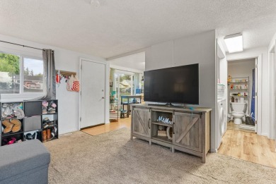 Perfect starter home! updated in 2017 and still in great on Esmeralda Golf Course in Washington - for sale on GolfHomes.com, golf home, golf lot