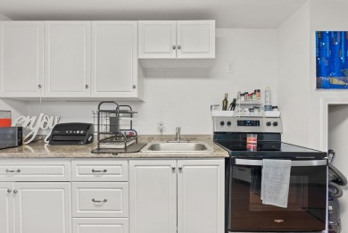 Perfect starter home! updated in 2017 and still in great on Esmeralda Golf Course in Washington - for sale on GolfHomes.com, golf home, golf lot