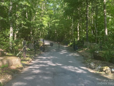 MOUNTAIN VIEWS GALORE!! Build your dream cabin getaway on this on Linville Falls Golf Club in North Carolina - for sale on GolfHomes.com, golf home, golf lot