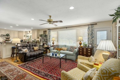Spacious 2-3 bedroom, 2 A 1/2  bath home in desirable Midtown on Palmetto Golf Club, Inc. in South Carolina - for sale on GolfHomes.com, golf home, golf lot