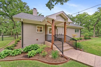 Welcome to this beautifully maintained secret garden retreat on Lake Kiowa Golf Course in Texas - for sale on GolfHomes.com, golf home, golf lot